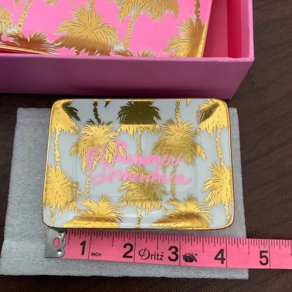 Lilly Pulitzer Palm Print Tray Set in Pink and Gold - Picture 4 of 7